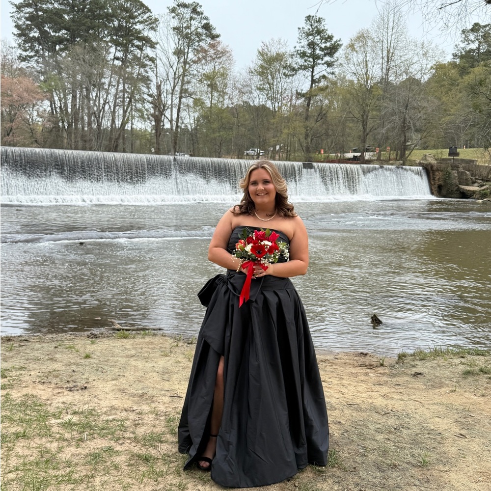 Sherri Hill Black Strapless Prom Dress